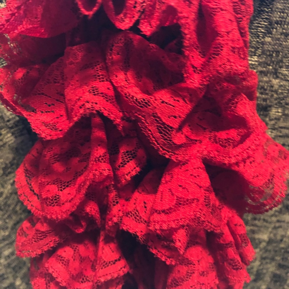 Woman’s Handmade Scraf - Picture 2 of 2